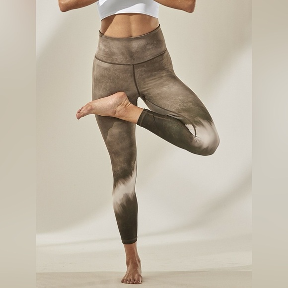 Athleta Elation Watercolor Stripe 7/8 Tight Neutral Size XS Yoga Athletic Sporty - Picture 1 of 6